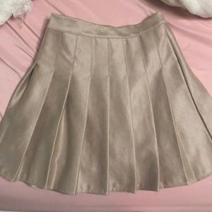 Almond pleated tennis skirt